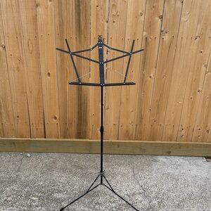 EUC Lauren Black Music Stand